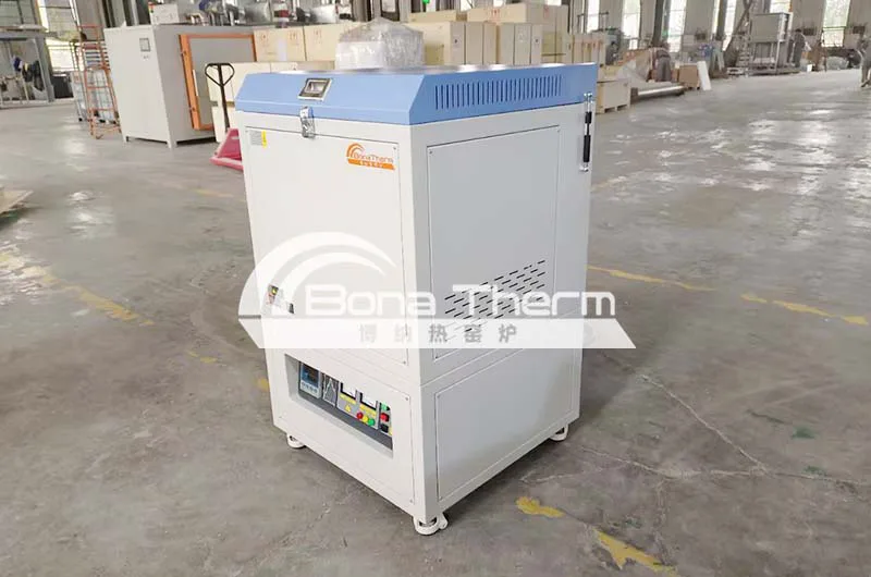 坩埚炉设备实拍